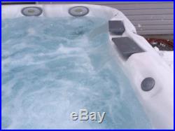 2008 Jaccuzzi J480 Huge Hot Tub 8-10 People Excellent Condtion. Works Perfect