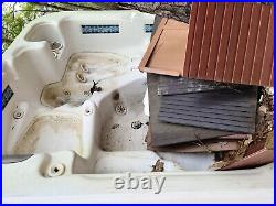 4 person Hot Tub 8 ft X 8 ft with Bubble Jet Spa for Backyard (Used)