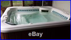 6 person Hot Tub in excellent condition