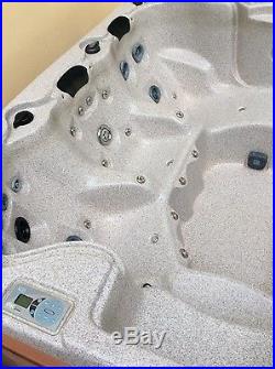 6 person Jacuzzi hot tub, excellent condition