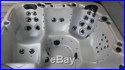 6-person Luxury Hot Tub MAAX Collection