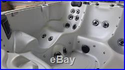 6-person Luxury Hot Tub MAAX Collection