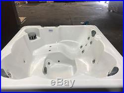 BRAND NEW Hudson Bay Spas 6-Person 19-Jet Spa With Stainless Jets and 110V