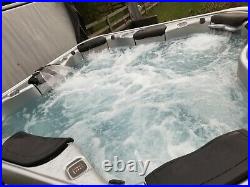 Bullfrog A8 Luxury Spa 2019 in excellent condition with warranties