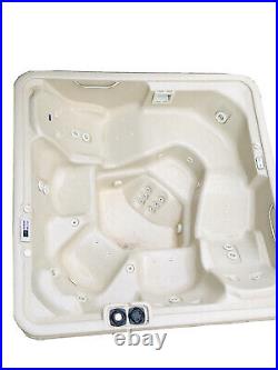 Grand Rapids Pickup Only Discontinue Emerald whirlpool Hot Tub Spa Cygnus Seat 7