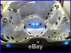 HOT TUB SPA 2017 HIGH END QUALITY! WICKED COOL STYLING! $9000 value! Bath sauna