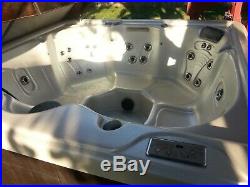 High End Maax Spas hot tub, 6 person, EXCELLENT CONDITION