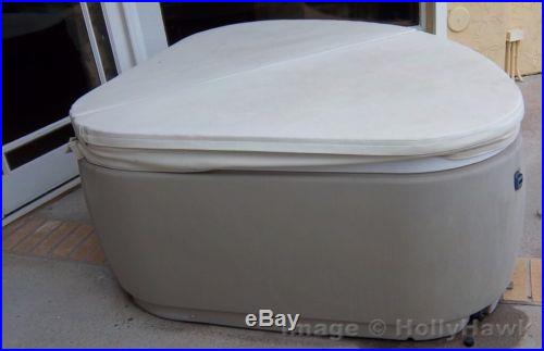 High End Two Person Jacuzzi Hot Tub by Solana with Cover