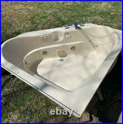 Jacuzzi Hot Tub with Faucet READY TO INSTALL