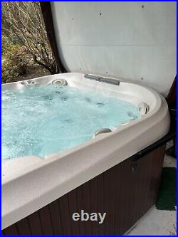Jacuzzi J 400 hot tub
