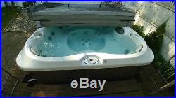 Jacuzzi hot tub j365 With Cover