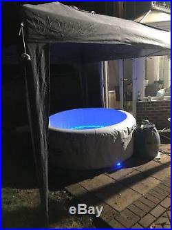 Lazy spa hot tub Paris, comes with all the extras