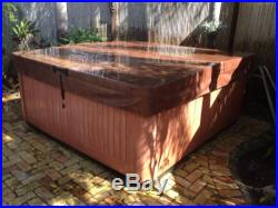Leisure Bay Hot Tub, Five Person. 7'3x 7'3 Approximate Size