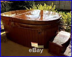 Master Spas 2-person hot tub MINT! With leather cover & steps