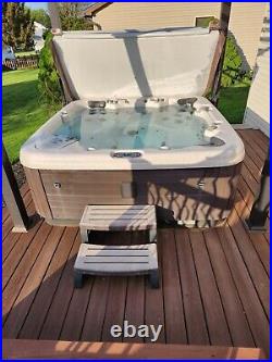 Maxx Hot Tub, 9 years old, works perfectly, new motherboard recently installed