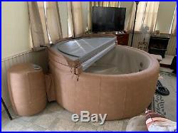 Softub T-300+ Hot Tub Spa. Excellent condition, Tan/beige color