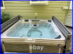 Spa Hot Tub with Integrated Hardshell Cover (6-person)