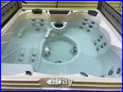 Spa Hot Tub with Integrated Hardshell Cover (6-person)