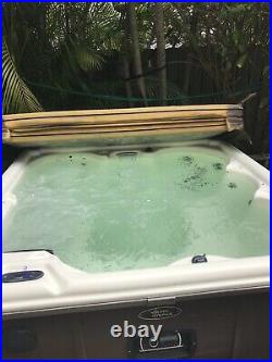 Viking Spas 6 Person Jacuzzi Spa 32 Massaging Jets With Lounger