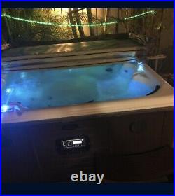 Viking Spas 6 Person Jacuzzi Spa 32 Massaging Jets With Lounger