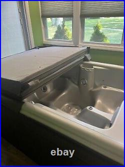 Viking Spas Hot Tub In Beautiful Condition. Only Used A Few Times