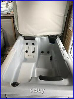 Zen Hot Tub Spa USA built 2 Seater Low Run Costs Free Delivery
